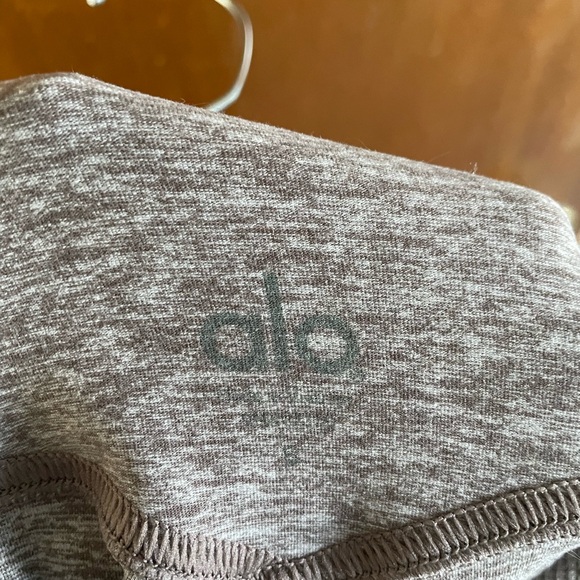 Gray High-Waisted Leggings - Picture 4 of 5